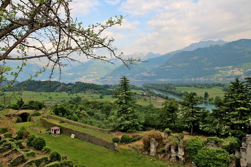 Views from Forti Di Fuentes over Lake Como.