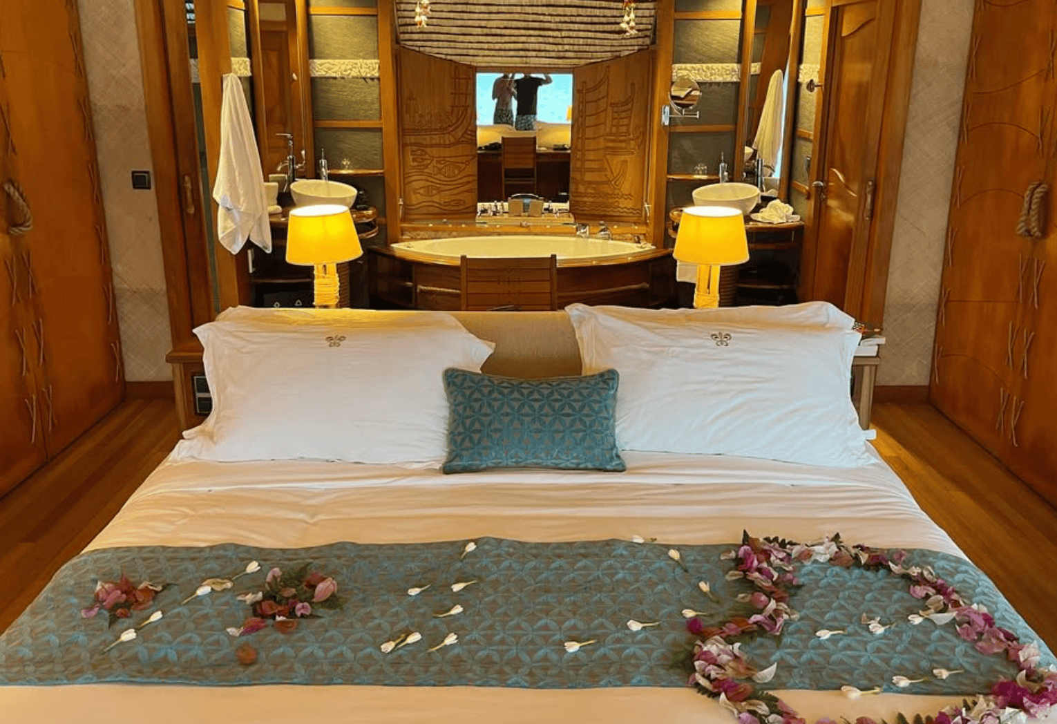 Room inside the Tahaa Island Resort 