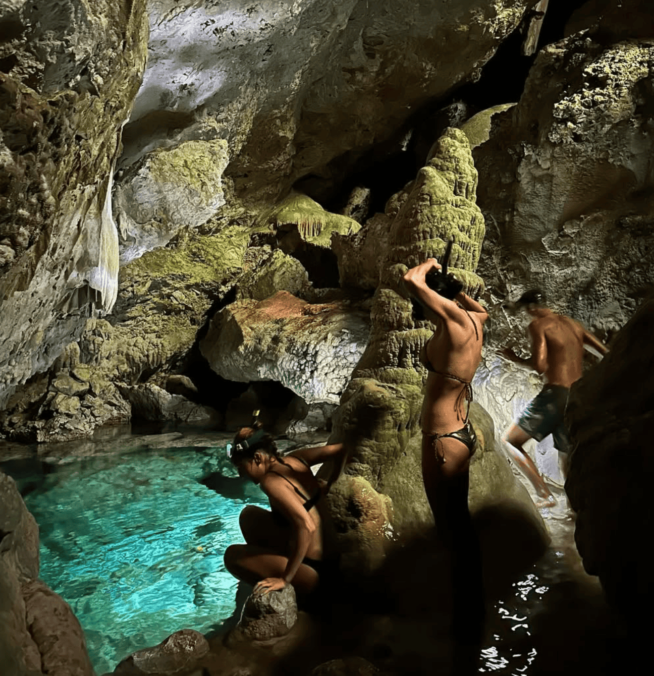 Caves in Makatea