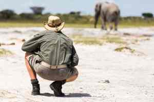 What to wear on safari in Kenya? A guide wearing khaki light colours